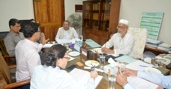 রুটিন উপাচার্যের সঙ্গে এডিবি প্রতিনিধি দলের বৈঠক