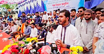 নিজ আসনে ৭০০ শাড়ি ১০০ থ্রি-পিস পেয়েছেন, জানালেন নুরুল হক নুর