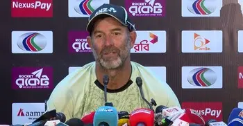 একসঙ্গে খেলায় অর্ধশত ক্রিকেটার, পেছনের পরিকল্পনা শোনালেন কিউই কোচ