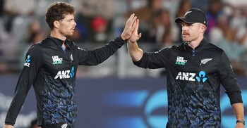 দক্ষিণ আফ্রিকাকে উড়িয়ে সিরিজে এগিয়ে গেলো নিউজিল্যান্ড