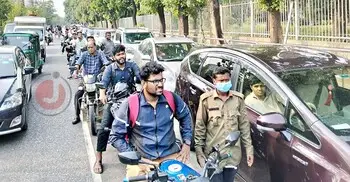 পাম্পে পাম্পে ভিড়, ‘ট্যাগ অফিসার’ নিয়ে ধোঁয়াশা