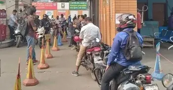 গ্যাস নেই, তেলের লাইনে ঘণ্টার পর ঘণ্টা, বাড়ছে লোডশেডিং