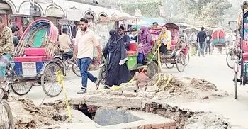 ভাঙা সড়ক, ধুলাবালিতে অতিষ্ঠ পুরান ঢাকাবাসী