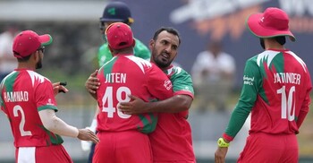 অস্ট্রেলিয়াকে ভয় দেখাচ্ছে ওমানও