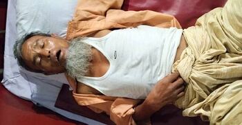 ধরা খেয়ে নিজের জুস পান করে অচেতন অজ্ঞান পার্টির সদস্য