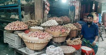Onion prices suddenly surge in capital’s kitchen markets