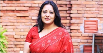 ঈদের সিনেমা দেখে যে নায়িকার প্রশংসা করলেন অপি করিম