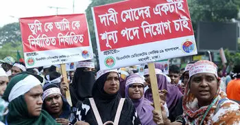 Outsourcing employees block Shahbagh for job nationalisation