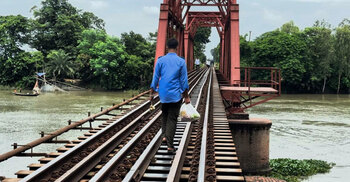 ‘বাচ্চারা যখন স্কুলে যায়, আল্লাহ আল্লাহ করি’