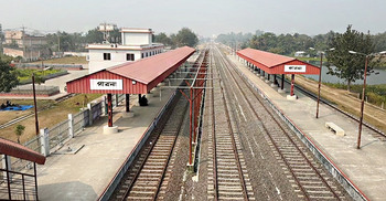 ৮ বছরেই ভূতুড়ে পাবনা রেল স্টেশন