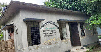 ‘এখানে এলে প্রেসার ও জ্বর মেপে দেয়, ওষুধ দেয় না’