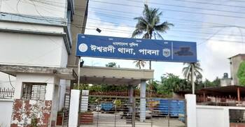 বাড়িতে দুই ছেলেসহ মাকে ৬ ঘণ্টা জিম্মি করে টাকা-স্বর্ণালংকার লুট