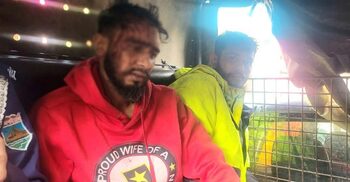 মাটি কাটতে গেলে গণপিটুনি দিয়ে রিভলবারসহ দুই যুবককে পুলিশে সোপর্দ