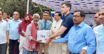 পাবনায় রমজানের নিত্যপণ্য পেলেন তিন শতাধিক অসহায়