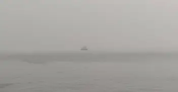 কাজিরহাট-আরিচা রুটে ঘন কুয়াশায় মাঝনদীতে আটকা ফেরি