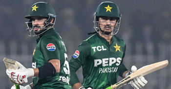 বাবর আজমের ব্যাটে চ্যাম্পিয়ন পাকিস্তান