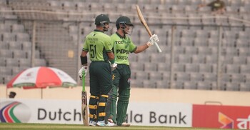 সাড়ে ১২ ওভারেই বিনা উইকেটে ১০০ পার পাকিস্তানের