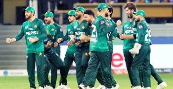 প্রথম ওয়ানডেতে তিন ক্রিকেটারের অভিষেক করাবে পাকিস্তান