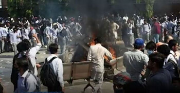 Protests over alleged Lahore rape turn violent, over 250 arrested