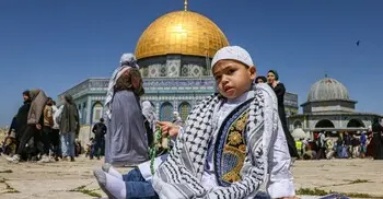 ৪০ দিন পর খুললো আল-আকসা মসজিদ, মুসল্লিদের ঢল