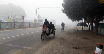 দুদিন দেখা নেই সূর্যের, তাপমাত্রা কমছে
