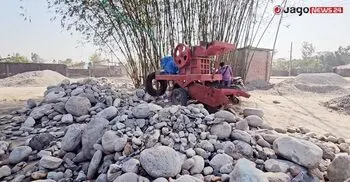 কাজ হারিয়ে দিশেহারা হাজারো পাথর শ্রমিক