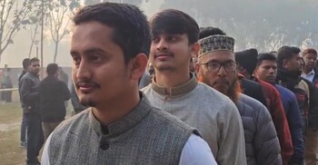 শান্তিপূর্ণ পরিবেশে দীর্ঘ লাইনে দাঁড়িয়ে ভোট দিলেন সারজিস