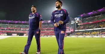 ড্রেসিংরুমে ধূমপান করায় ২৫ লাখ রুপি জরিমানা রাজস্থান অধিনায়কের