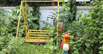 ঝোপঝাড়ে ছেয়ে গেছে ৭৭ লাখ টাকার শিশুপার্ক