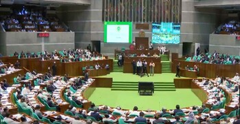 সংসদের দর্শকসারিতে ড. ইউনূস-জুবাইদা-জাইমা