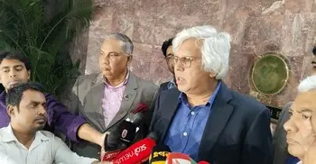 বন্ধ কারখানায় নয়, টিকে থাকা দুর্বল শিল্পে অর্থায়নের আহ্বান ব্যবসায়ীদের