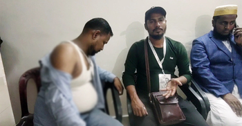 লাঙ্গল সমর্থকদের ওপর আ.লীগ নেতার হামলা, আহত ৫