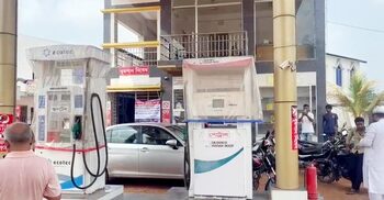 ড্রামে করে তেল না দেওয়ায় পাম্পে হামলা, মালিকসহ আহত ৩