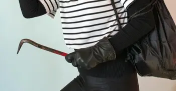 জবি শিক্ষিকার বাসায় চুরি