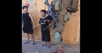 গুপ্তচর সন্দেহে ৫-৬ বছরের দুই ফিলিস্তিনি শিশুকে আটক করলো ইসরায়েলি সেনারা