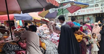ঈদের কেনাকাটা: সাধ্যের মধ্যে সবই মেলে মোহাম্মদপুরের যে মার্কেটে