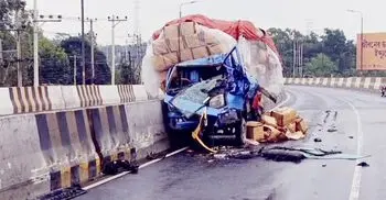 ঢাকা-টাঙ্গাইল মহাসড়কে ট্রাক-পিকআপ সংঘর্ষ, নিহত ২
