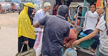 পিরোজপুর থেকে ঢাকা-খুলনায় বাস চলাচল বন্ধ, ভোগান্তি চরমে