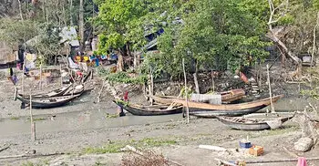 ঘরে চাল নাই, ঈদের জামা-কাপড় আসবে কোথা থেকে