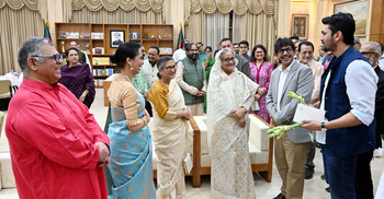 PM hosts dinner in honour of artistes of Mujib biopic