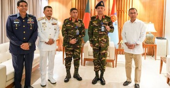 প্রথমবারের মতো সশস্ত্র বাহিনী বিভাগে অফিস করলেন প্রধানমন্ত্রী