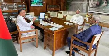 Opposition Leader meets Prime Minister in parliament