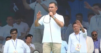 PM joins roadside rally in Cumilla on way to Chandpur