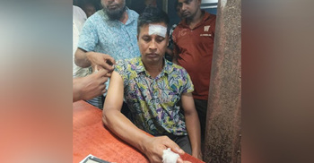 গাইবান্ধায় থানার ভেতরে এএসআইকে ছুরিকাঘাত