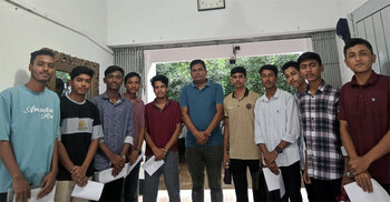 ১২০ টাকায় পুলিশে চাকরি পেলেন মিরসরাইয়ের ১০ তরুণ