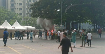 Police, July fighters clash in JS area; vehicles vandalised