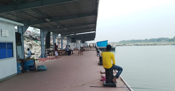 দৌলতদিয়া-পাটুরিয়ায় লঞ্চ চলাচল বন্ধ