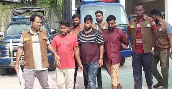 পুলিশ পরিচয়ে ডাকাতি, লুণ্ঠিত মালামালসহ ৭ যুবক গ্রেফতার