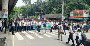Polytechnic students block Satrasta over 3-point demands