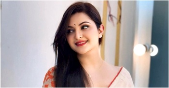 যে কারণে নিজের ৫০ বছরের লুক দেখার অপেক্ষায় পরীমনি